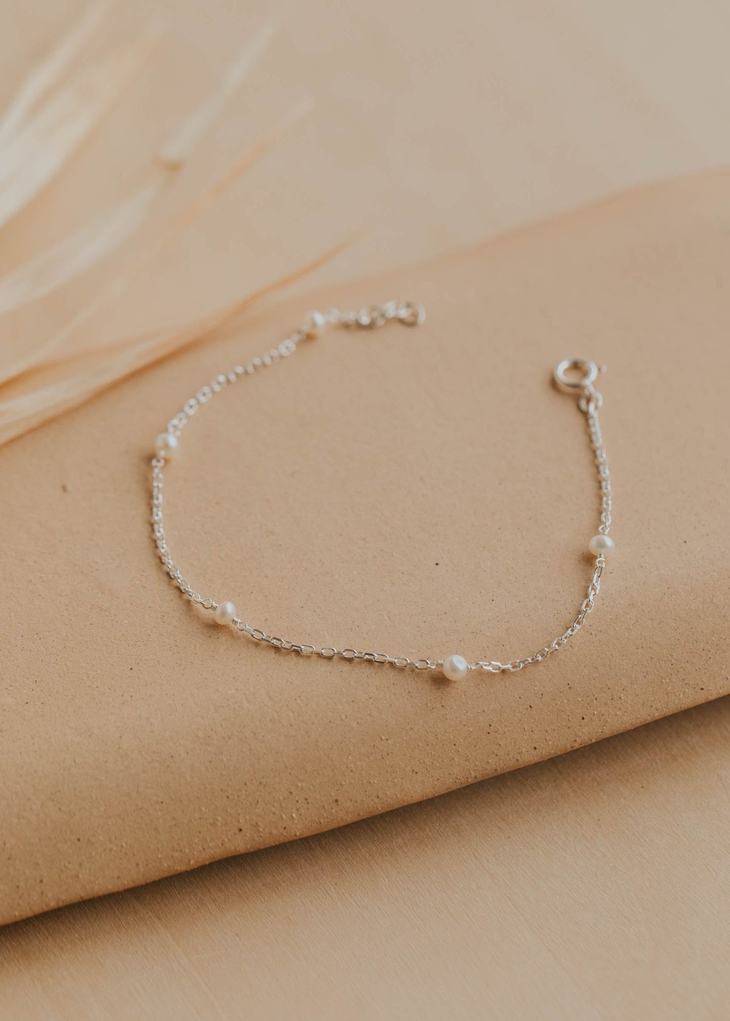 Tiny Pearl Bracelet