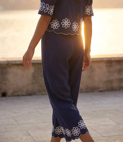Scallop Drawstring Pants