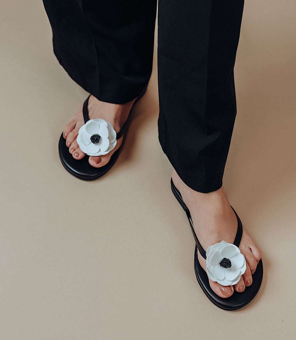 Solei Sea Valentina Flower Thong Sandals