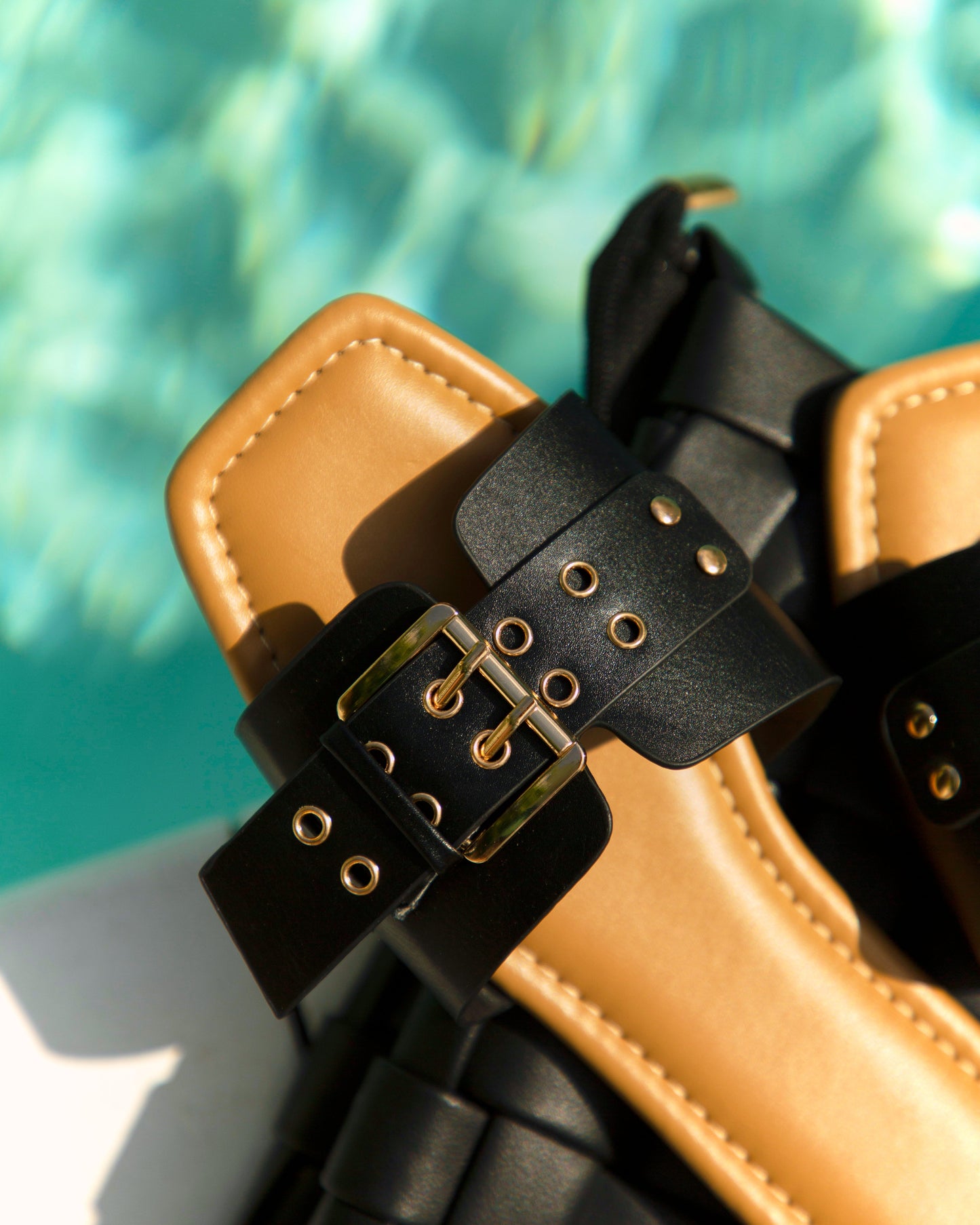 Italian Streets Flat Slip On Sandals - Black