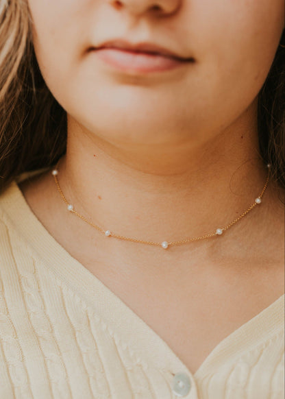 Tiny Pearl Choker