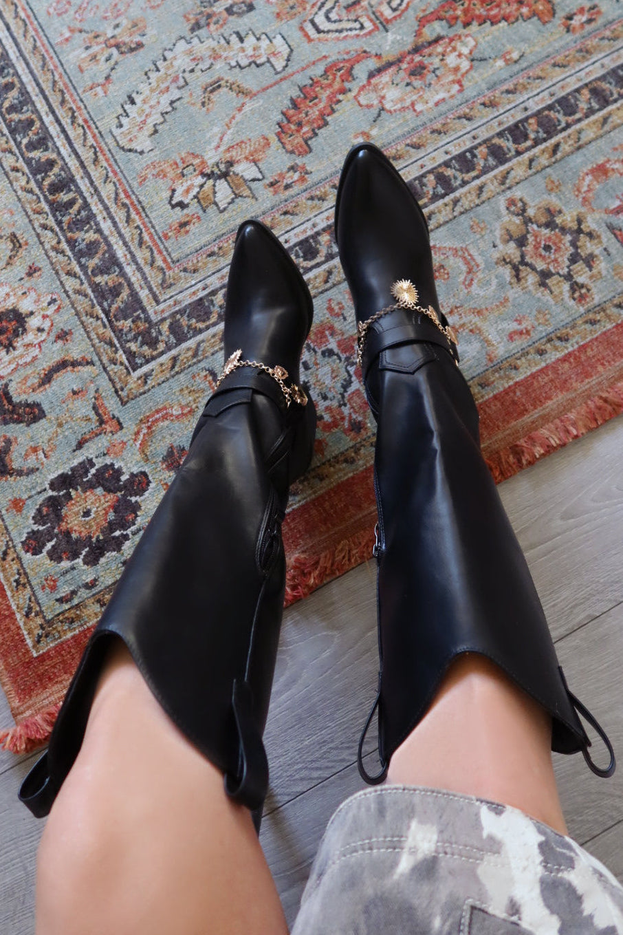 Sunsets & Festivals Cowgirl Boots - Black