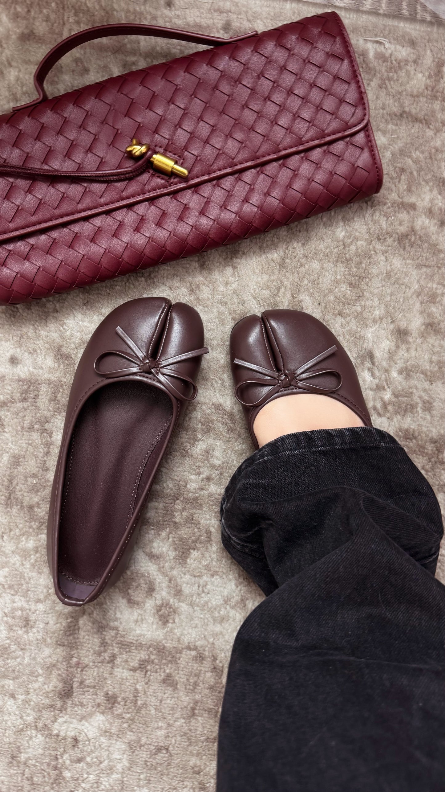 Zyra Split Toe Flats - Brown