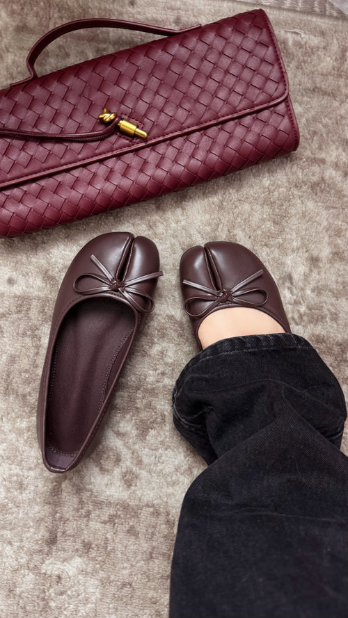 Zyra Split Toe Flats - Brown